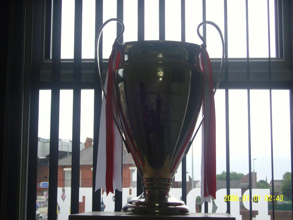 The Kop View Hotell Liverpool Eksteriør bilde