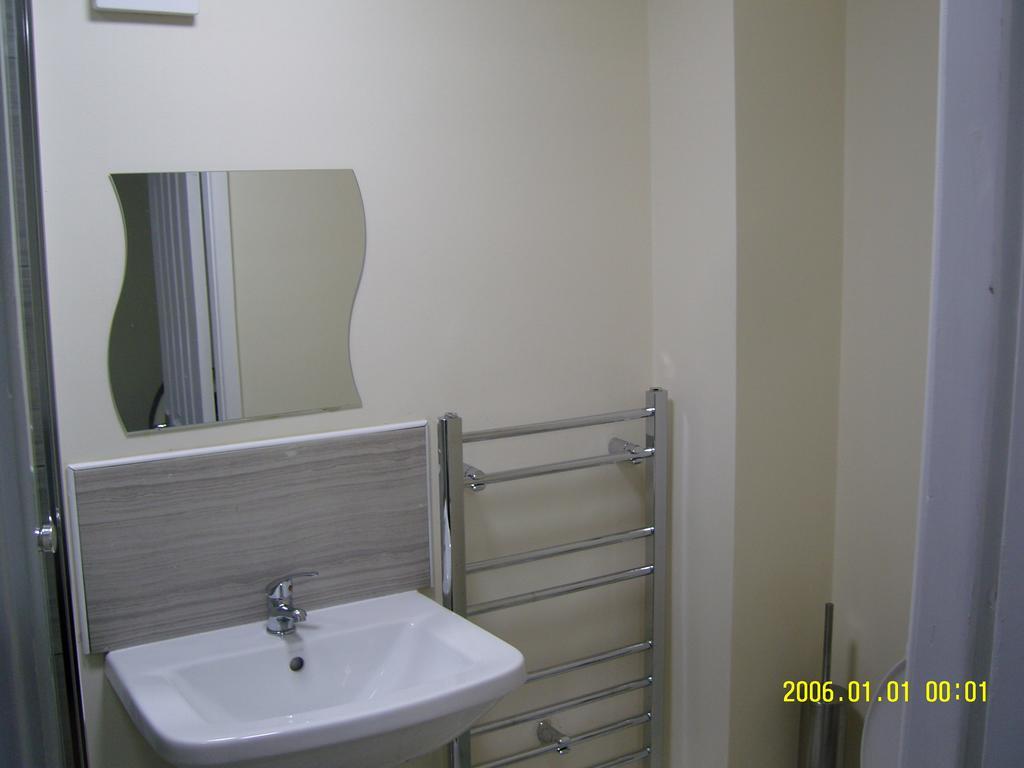 The Kop View Hotell Liverpool Eksteriør bilde