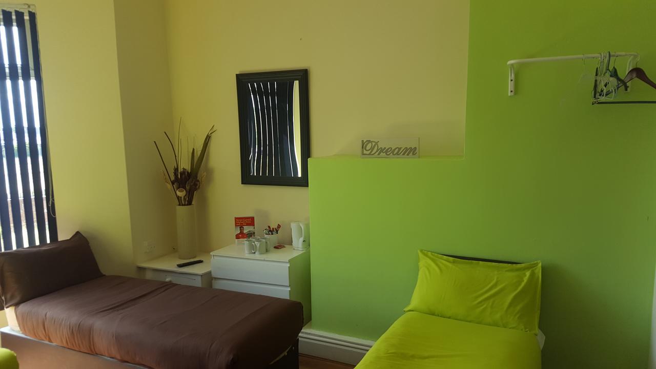 The Kop View Hotell Liverpool Eksteriør bilde