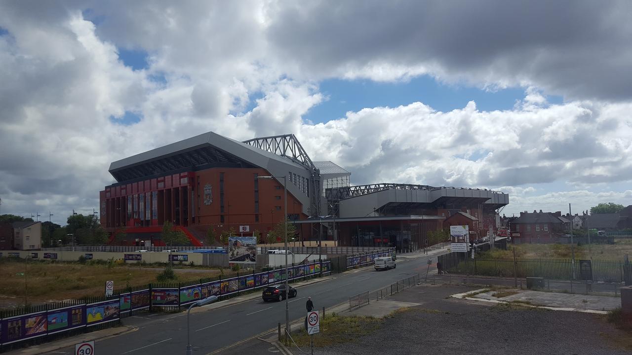 The Kop View Hotell Liverpool Eksteriør bilde